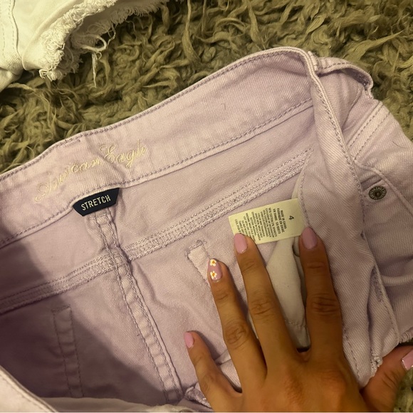 Lot of 2 Jean shorts- (2 pairs- Lavender AMERICAN EAGLE & White KLIQUE B) - Picture 3 of 4
